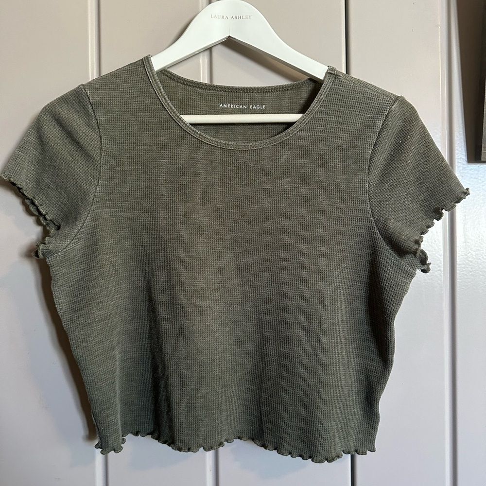 American Eagle large lettuce crop top